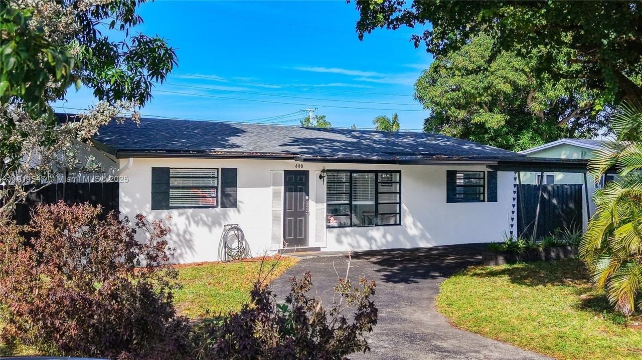 600 N 66th Ter - Photo 2 of 50