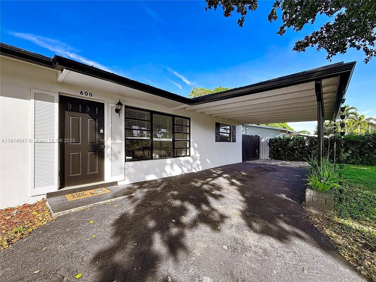 600 N 66th Ter - Photo 7 of 50