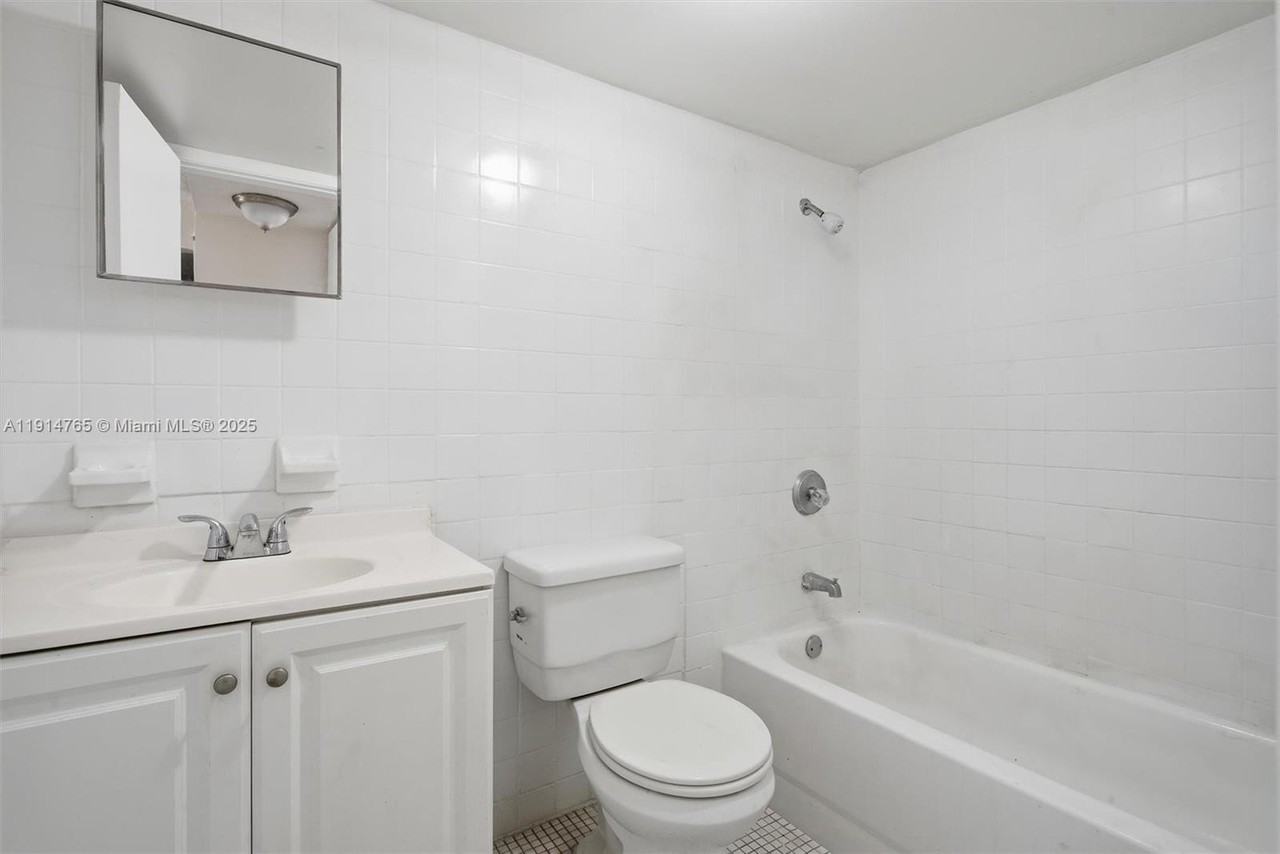 2405 Nw 135th St #326 - Photo 5 of 34