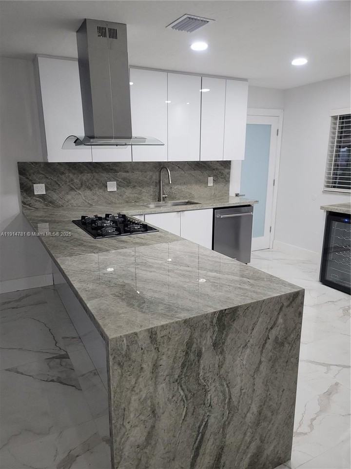 5651 Sw 109th Ct #0 - Photo 3 of 17