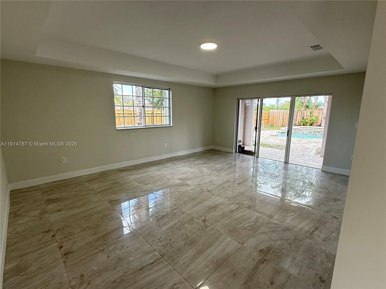 4157 Northeast 14th Street #4157 - Photo 4 of 26