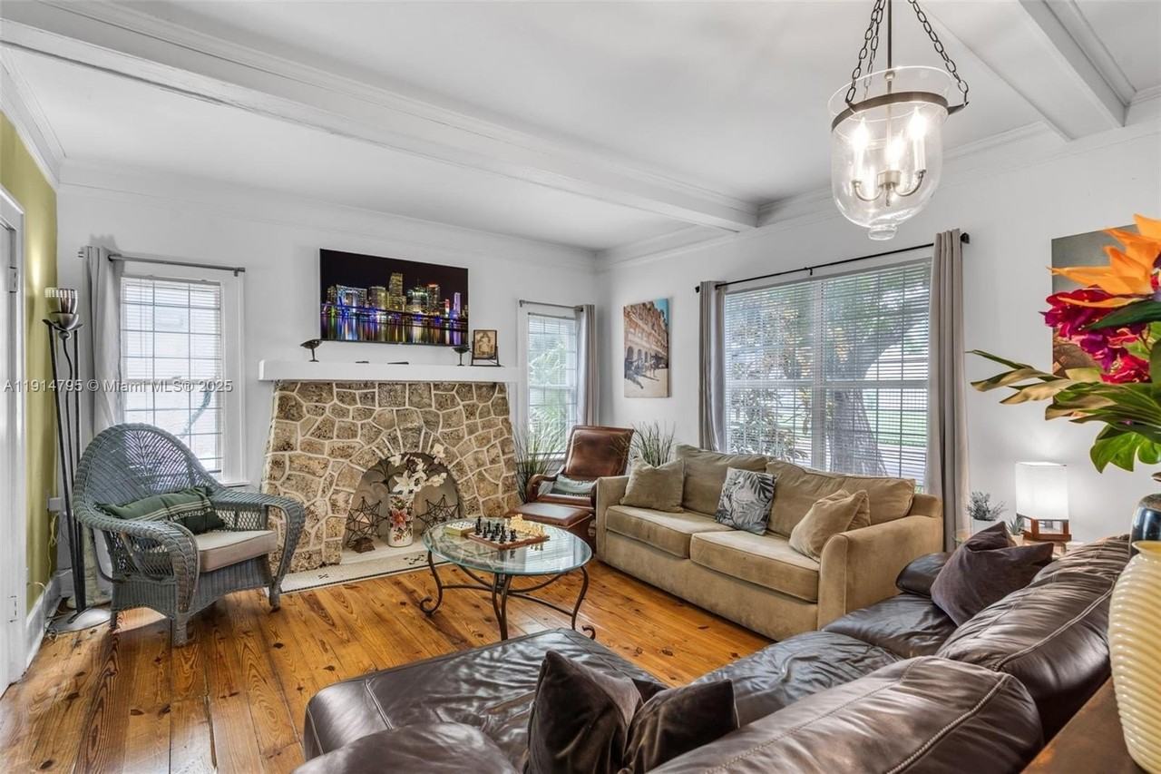 314 Ne 26th Ter - Photo 7 of 40