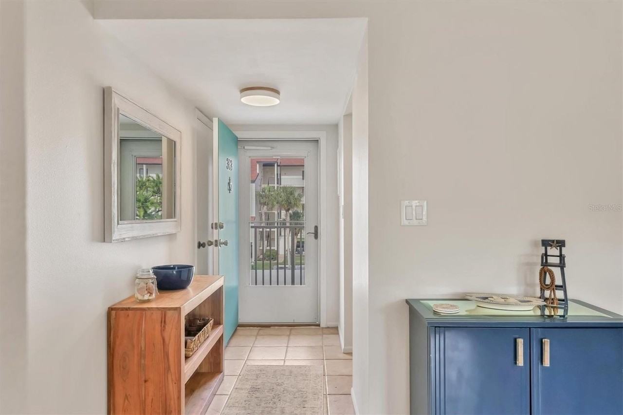 1250 N Portofino Dr #303 - Photo 4 of 50