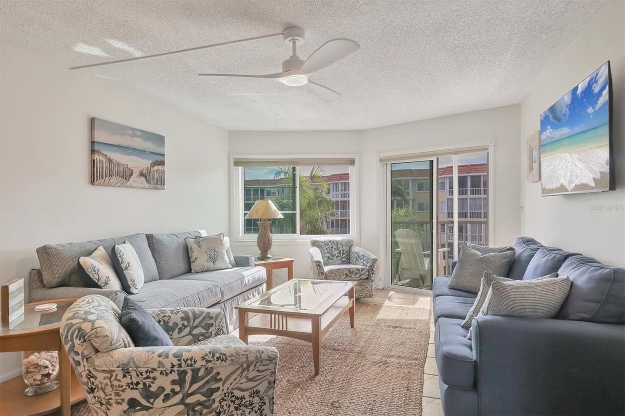 1250 N Portofino Dr #303 - Photo 5 of 50