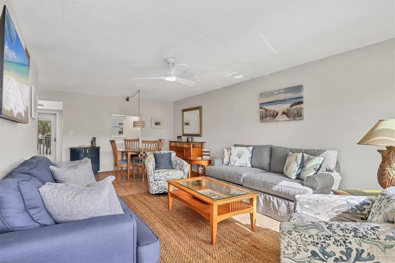 1250 N Portofino Dr #303 - Photo 7 of 50