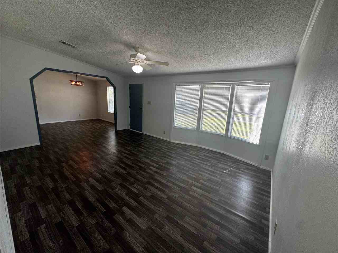 1827 Leesburg Blvd - Photo 2 of 19