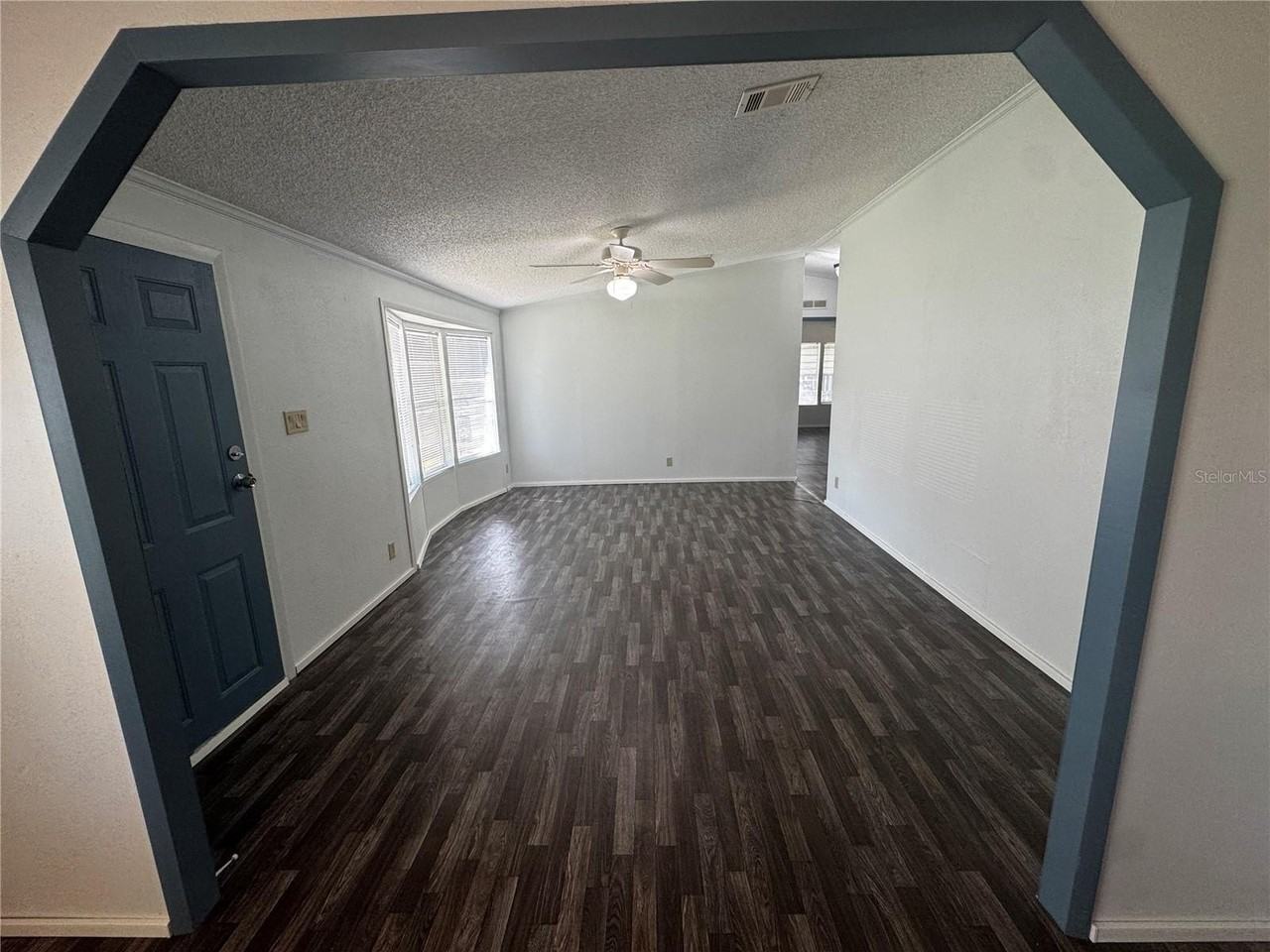 1827 Leesburg Blvd - Photo 3 of 19