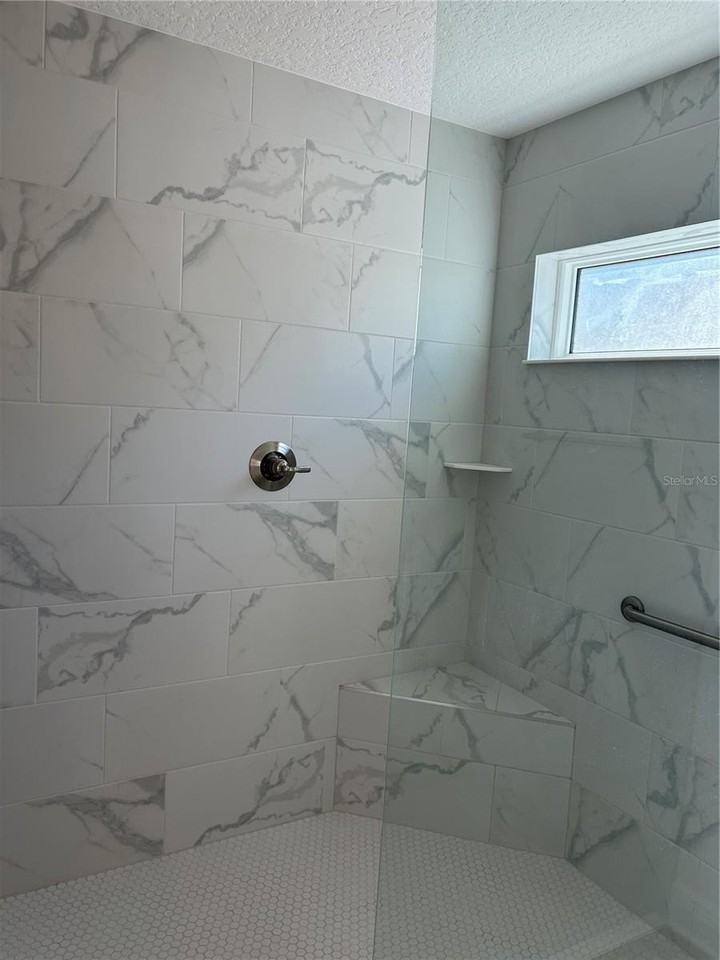 6986 Elaine Ct - Photo 7 of 12