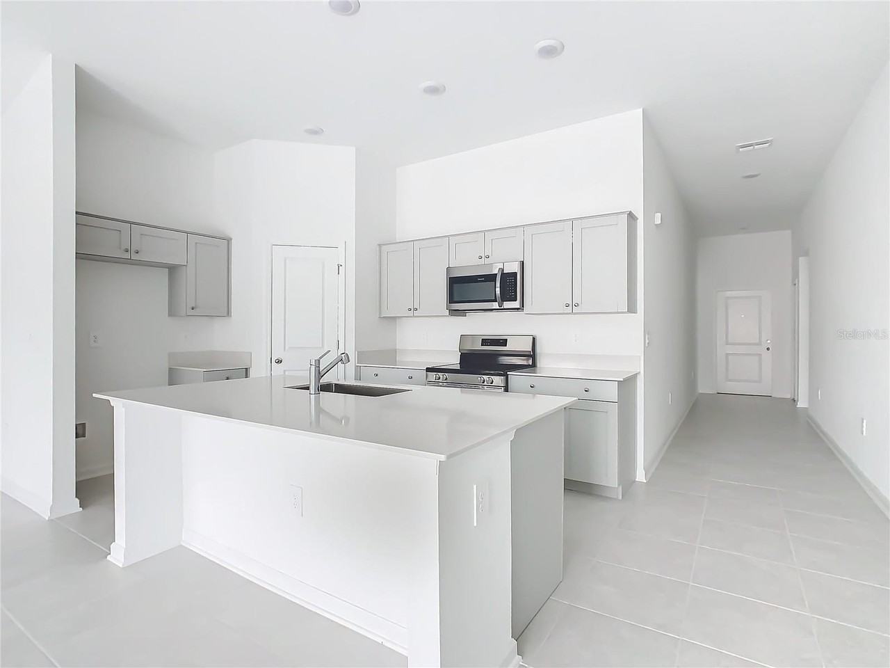 421 Sandbar Ln - Photo 6 of 24