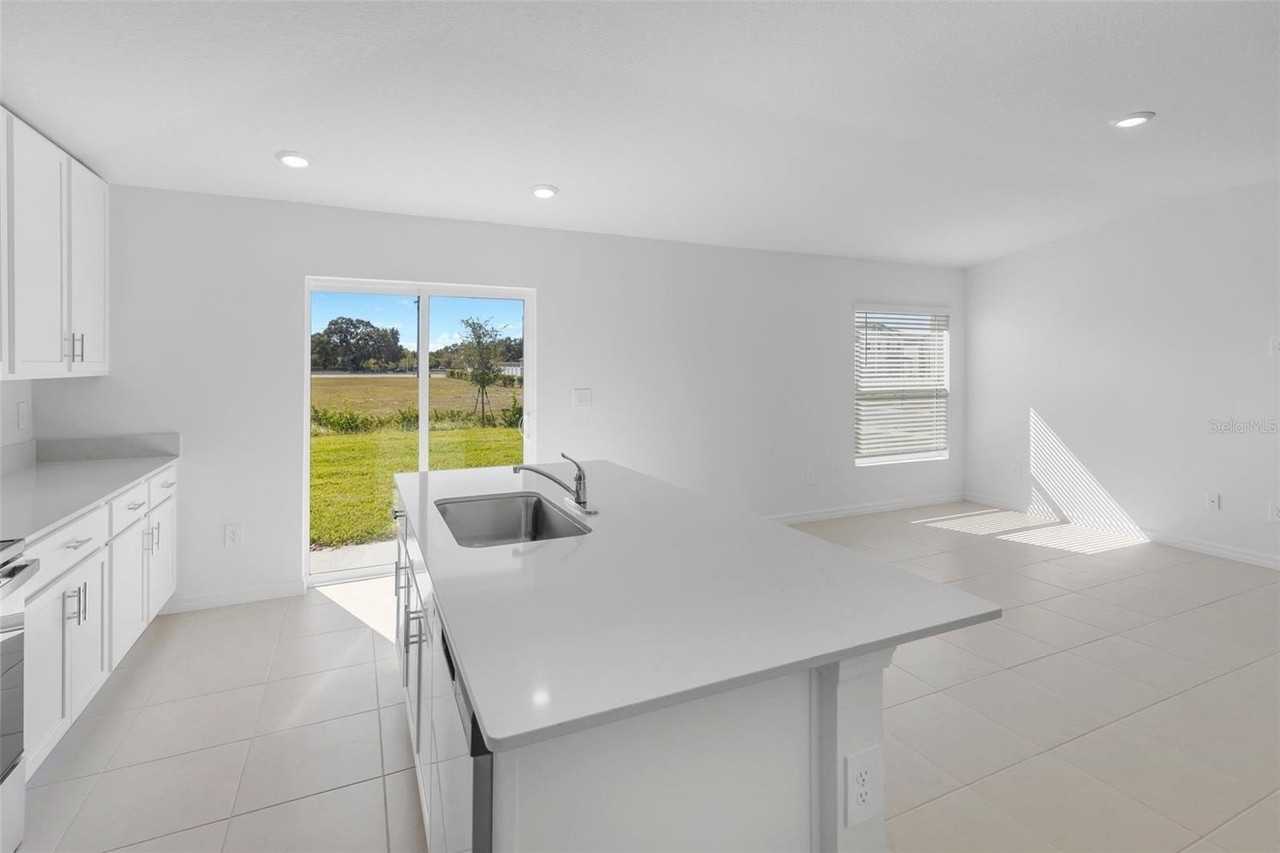 2155 Lone Oak Ln - Photo 5 of 32