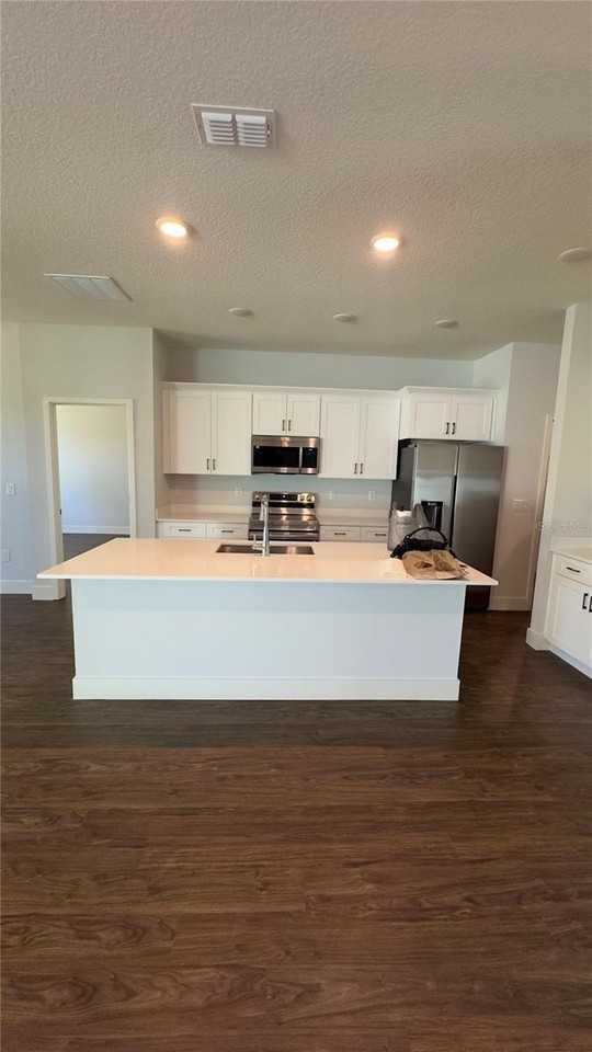 98 Birchwood Dr - Photo 3 of 18