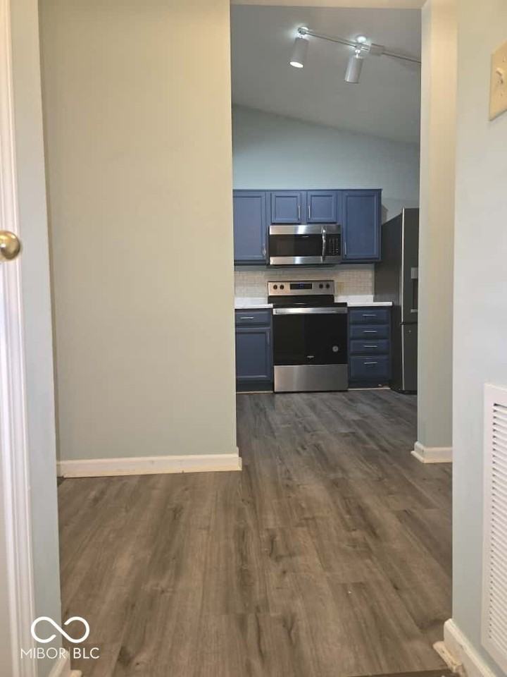 8209 Twin River Dr - Photo 4 of 16