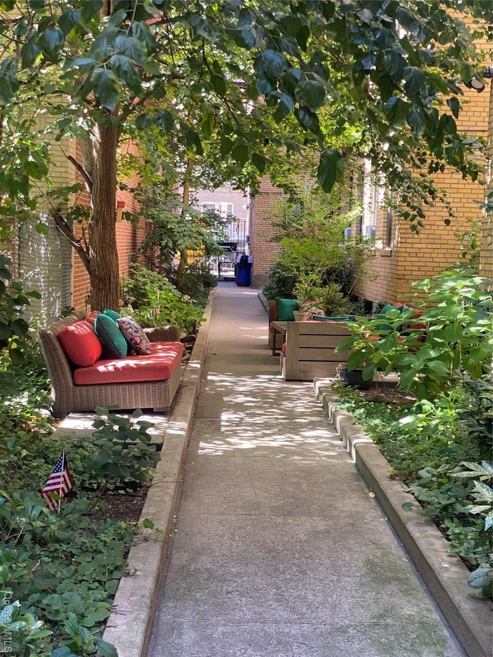 8216 34th Ave Apt 1h #1H - Photo 3 of 11