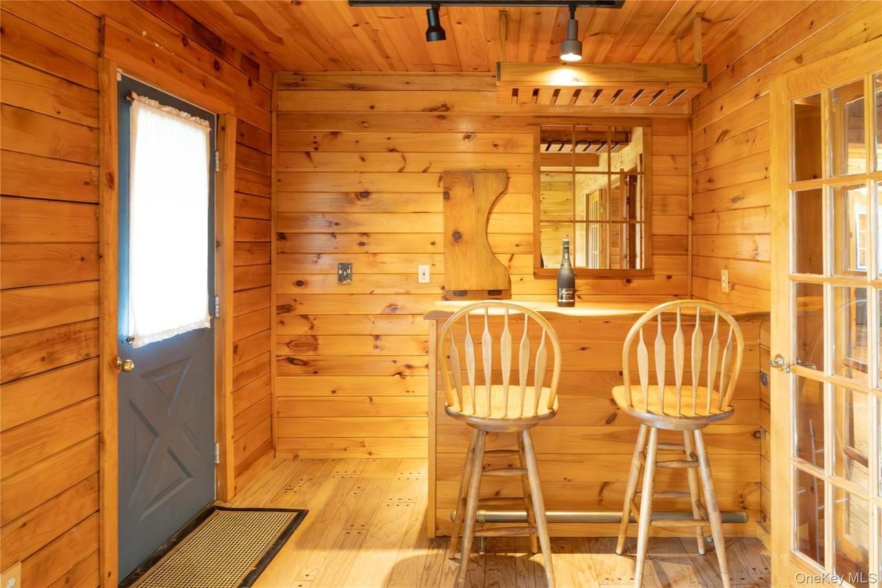 618 Clapp Hill Rd - Photo 7 of 28