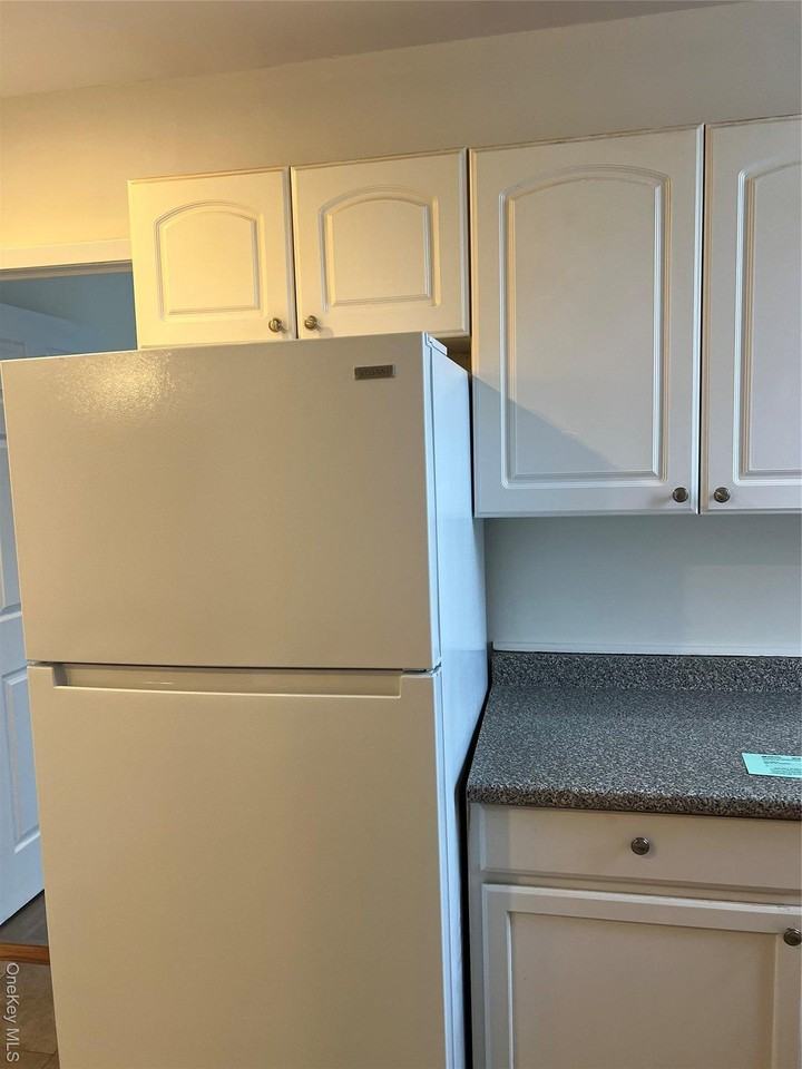 741 Clocks Blvd - Photo 4 of 10