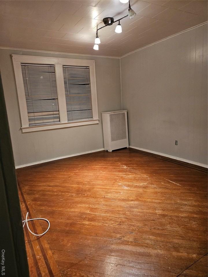 19030 103rd Ave - Photo 3 of 5