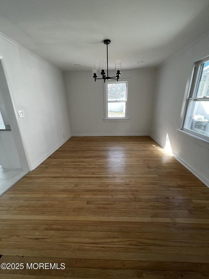 205 Locust Ave - Photo 6 of 10