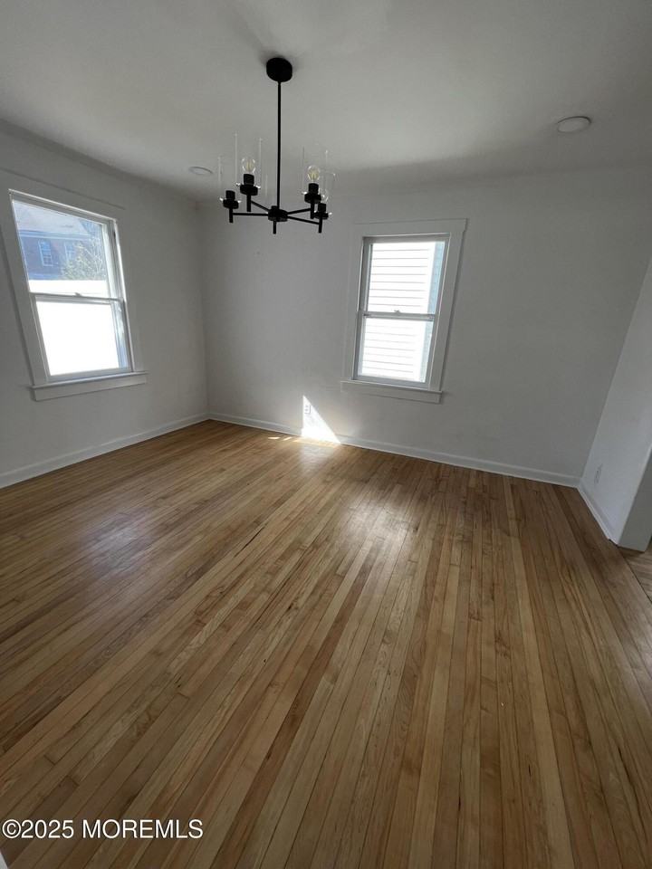 205 Locust Ave - Photo 7 of 10