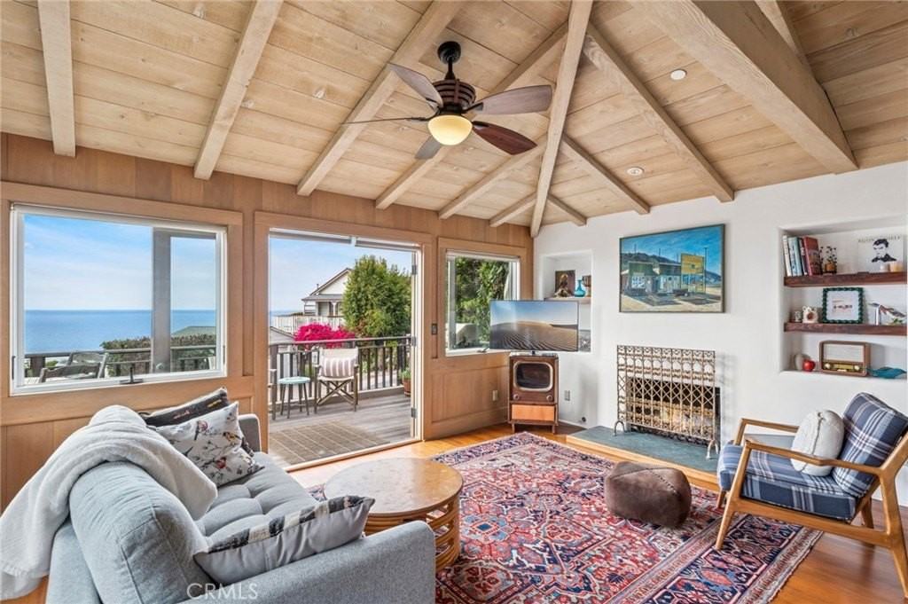 32036 Sunset Ave - Photo 2 of 12