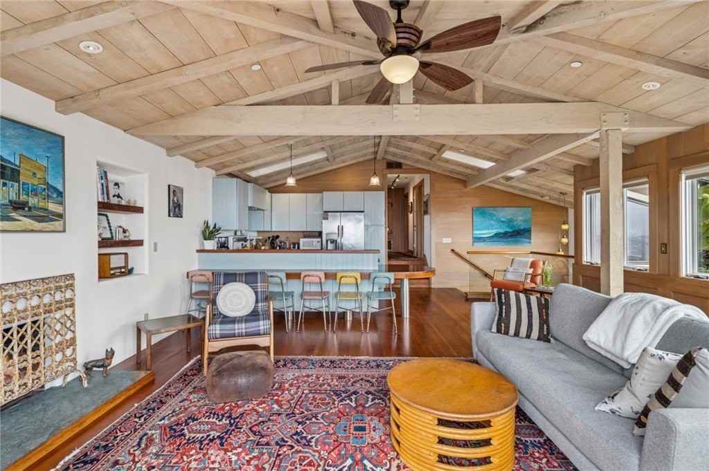 32036 Sunset Ave - Photo 3 of 12