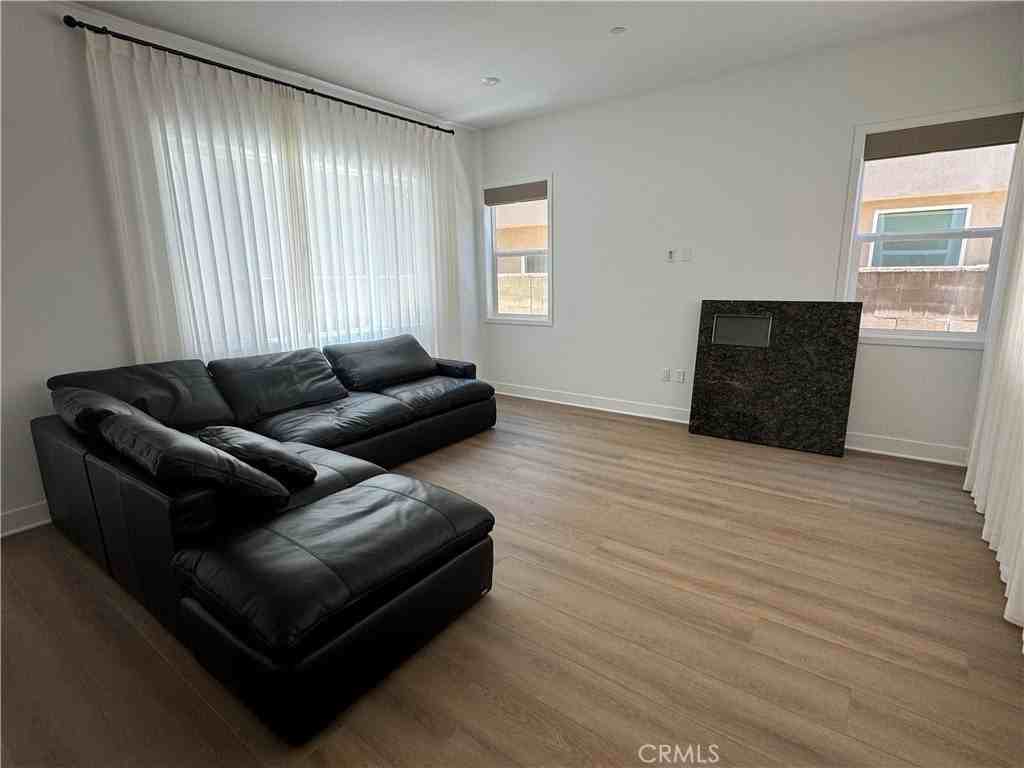 228 Knot - Photo 2 of 19