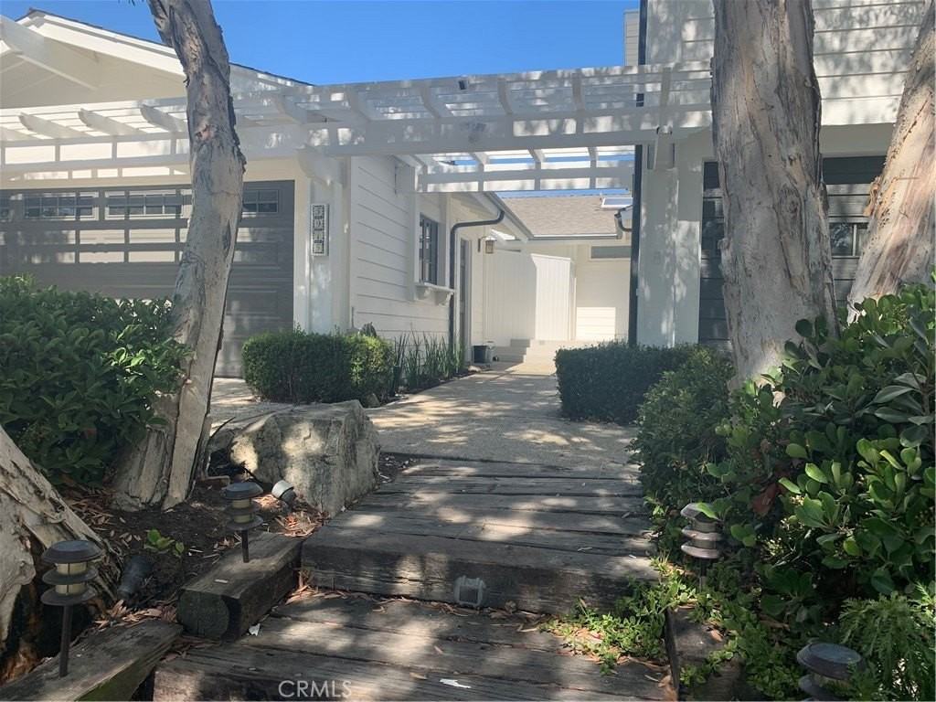 5915 Finecrest Dr - Photo 3 of 15