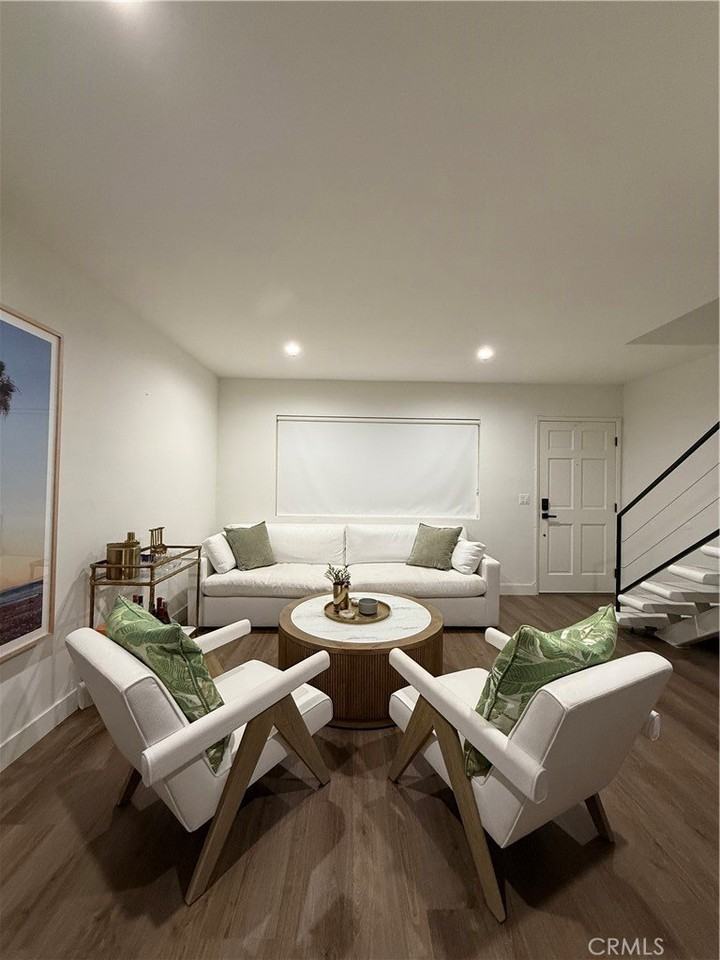 633 Grant St - Photo 2 of 19