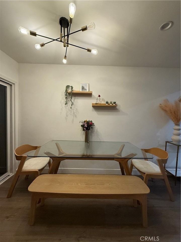 633 Grant St - Photo 4 of 19