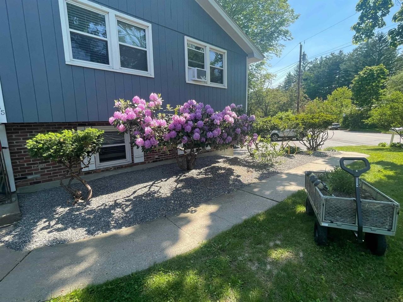 35 Mill Pond Rd - Photo 5 of 31