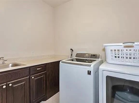 913 Yarrow St - Photo 5 of 28