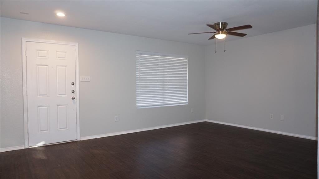 9601 Polk Ave - Photo 4 of 19