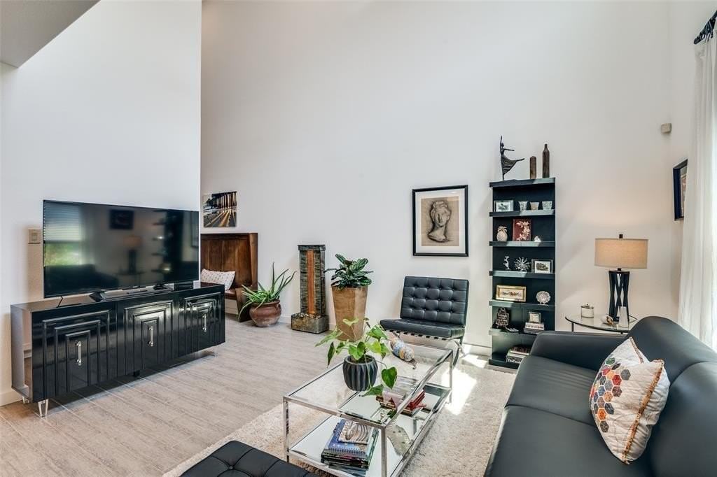 2724 Splendor Ln - Photo 4 of 25