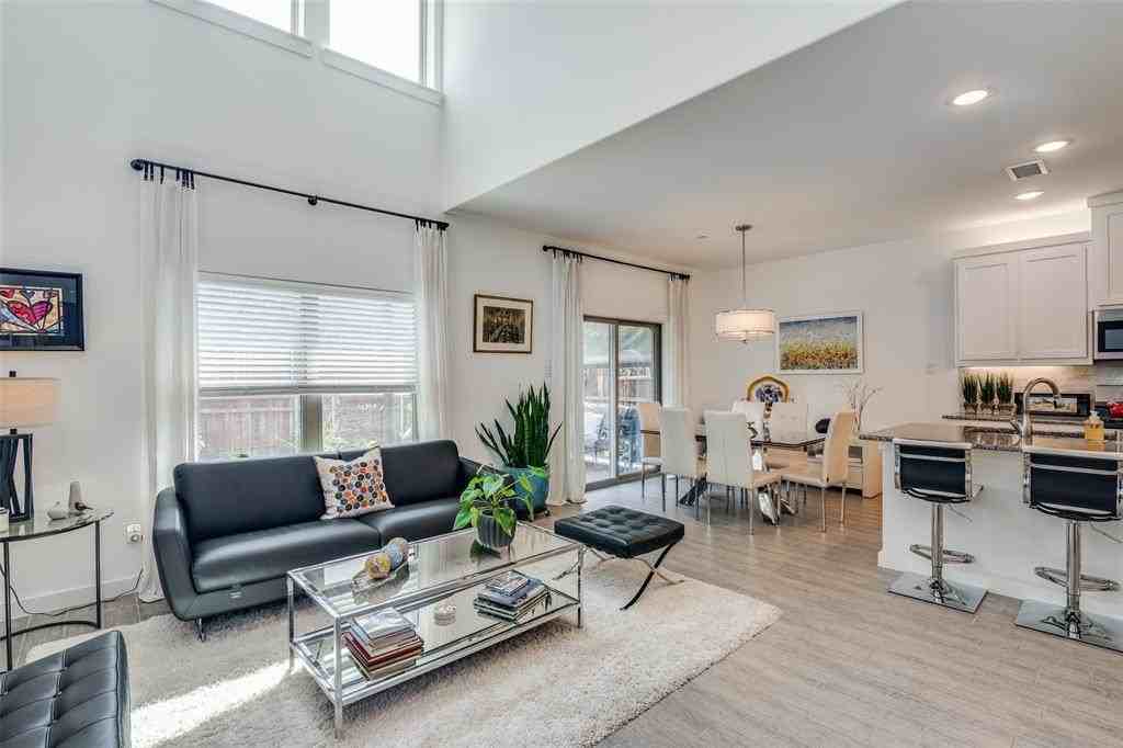 2724 Splendor Ln - Photo 6 of 25