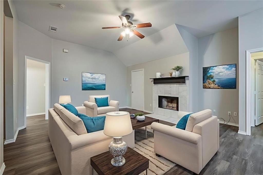 3205 Carverly Ave - Photo 3 of 14