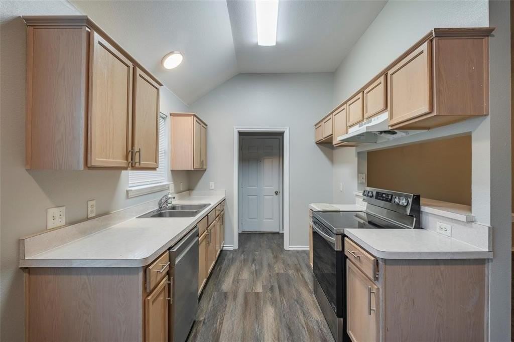 3205 Carverly Ave - Photo 5 of 14