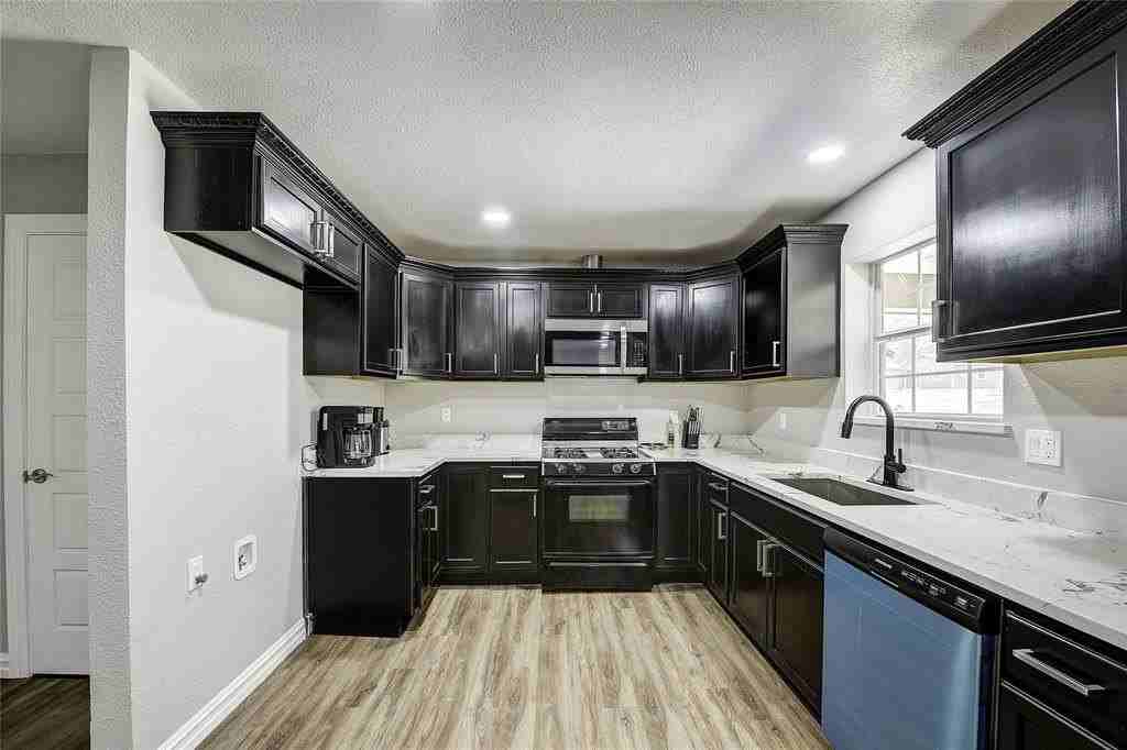 12111 Galva Dr - Photo 2 of 6