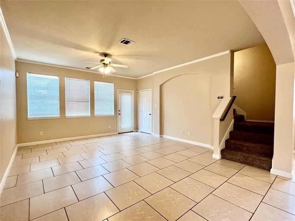 2639 Blackstone Dr - Photo 7 of 34