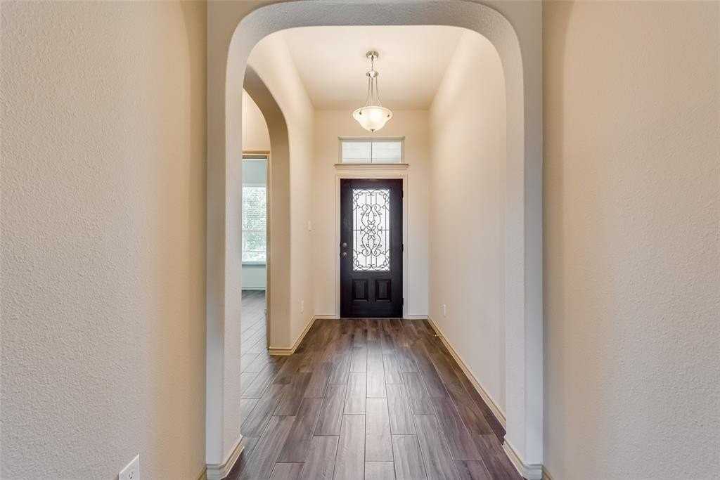 112 Bluebird Way - Photo 3 of 20