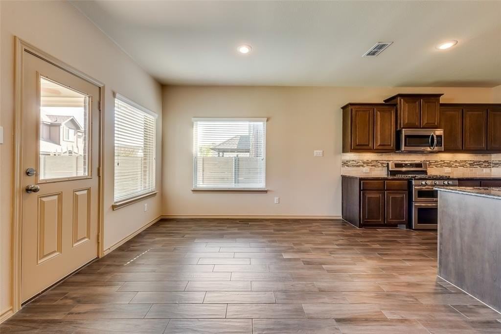 112 Bluebird Way - Photo 6 of 20