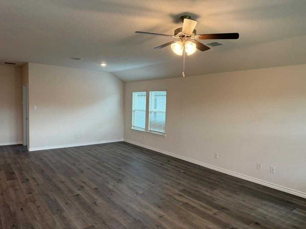 2051 Liberty Crossing Avenue - Photo 7 of 17