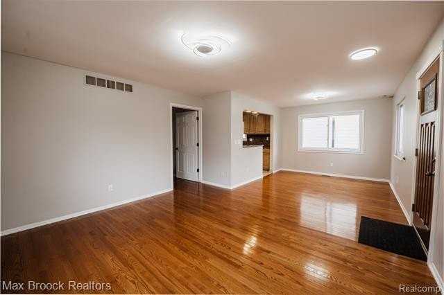 5528 Sunnycrest Dr - Photo 5 of 30