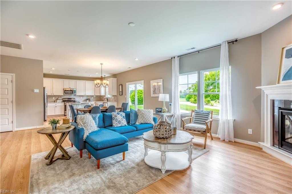 101 Peck Ln - Photo 2 of 20