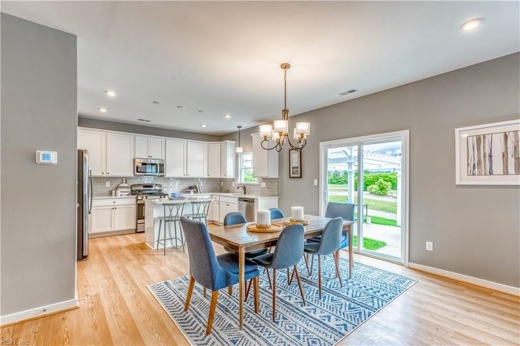 101 Peck Ln - Photo 4 of 20