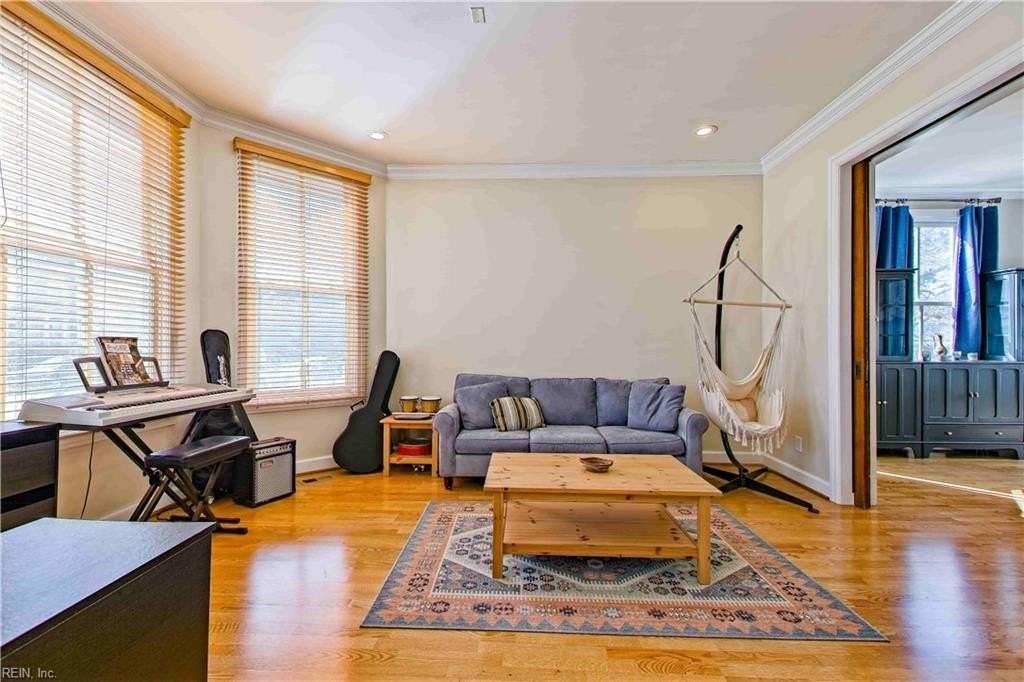 1010 Naval Ave - Photo 6 of 28