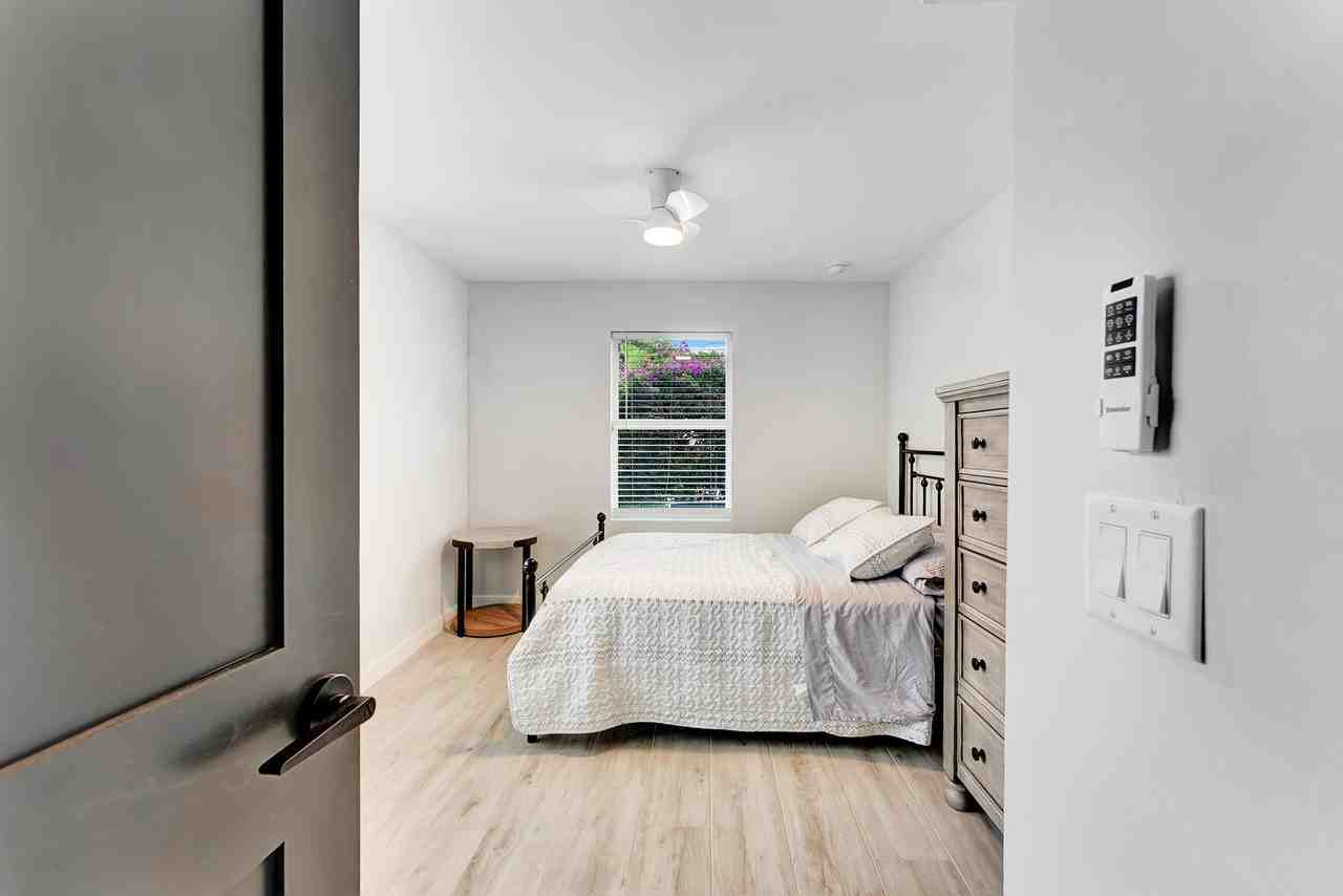 320 Nw 3rd Ave - Photo 6 of 28