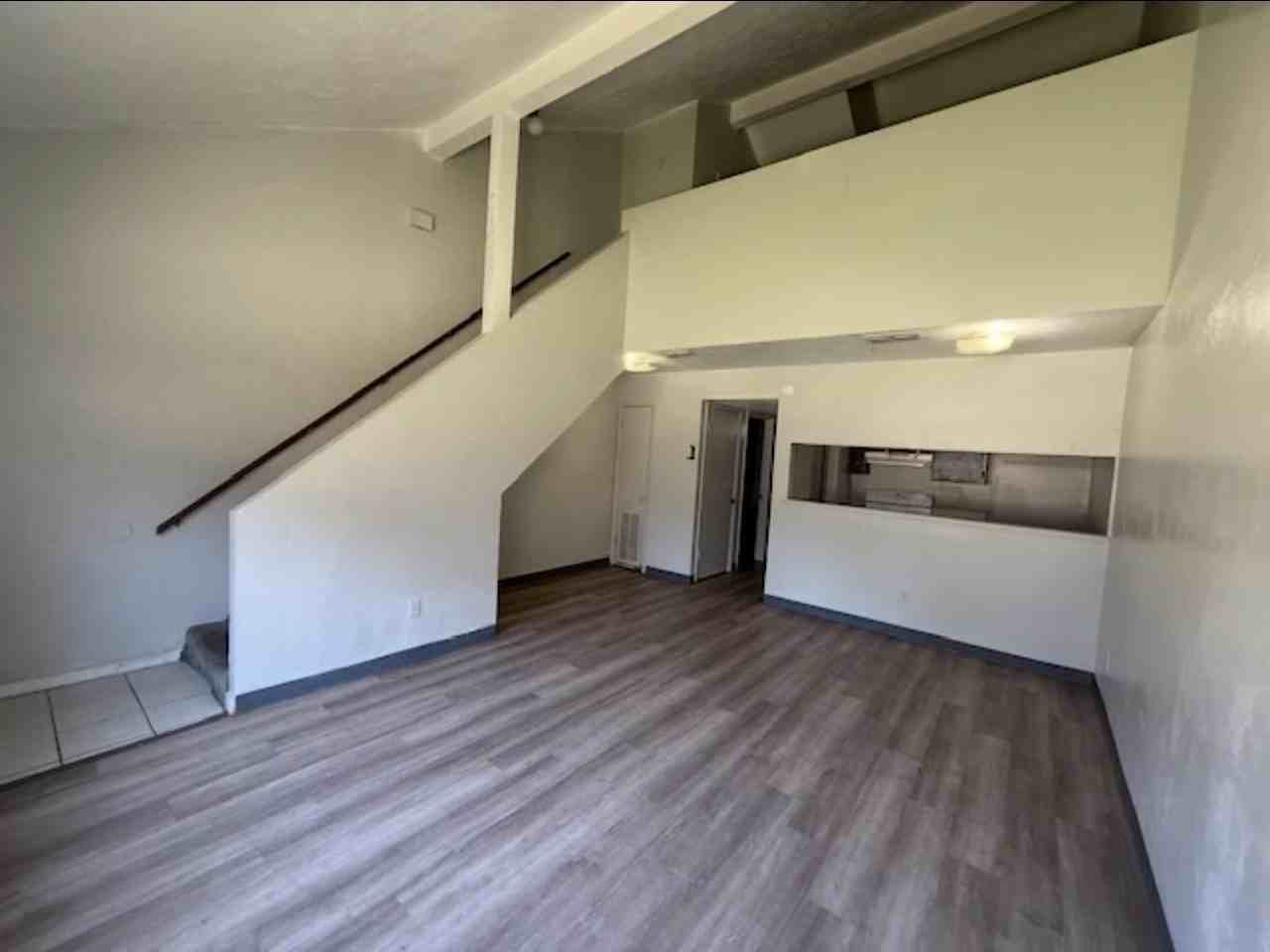 1830 Nekoma Ct - Photo 4 of 14