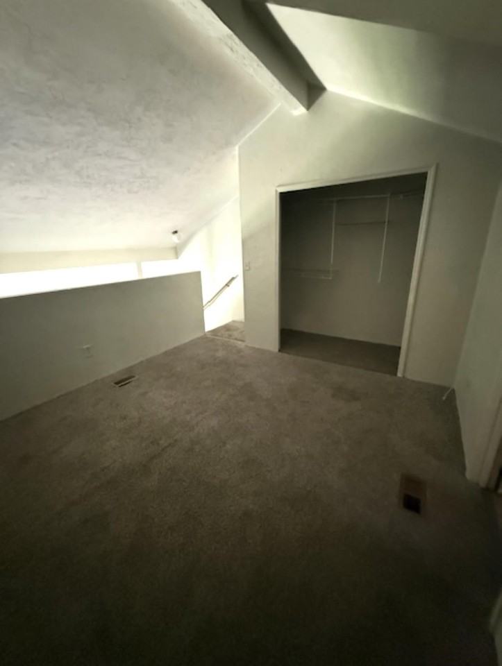 1830 Nekoma Ct - Photo 5 of 14