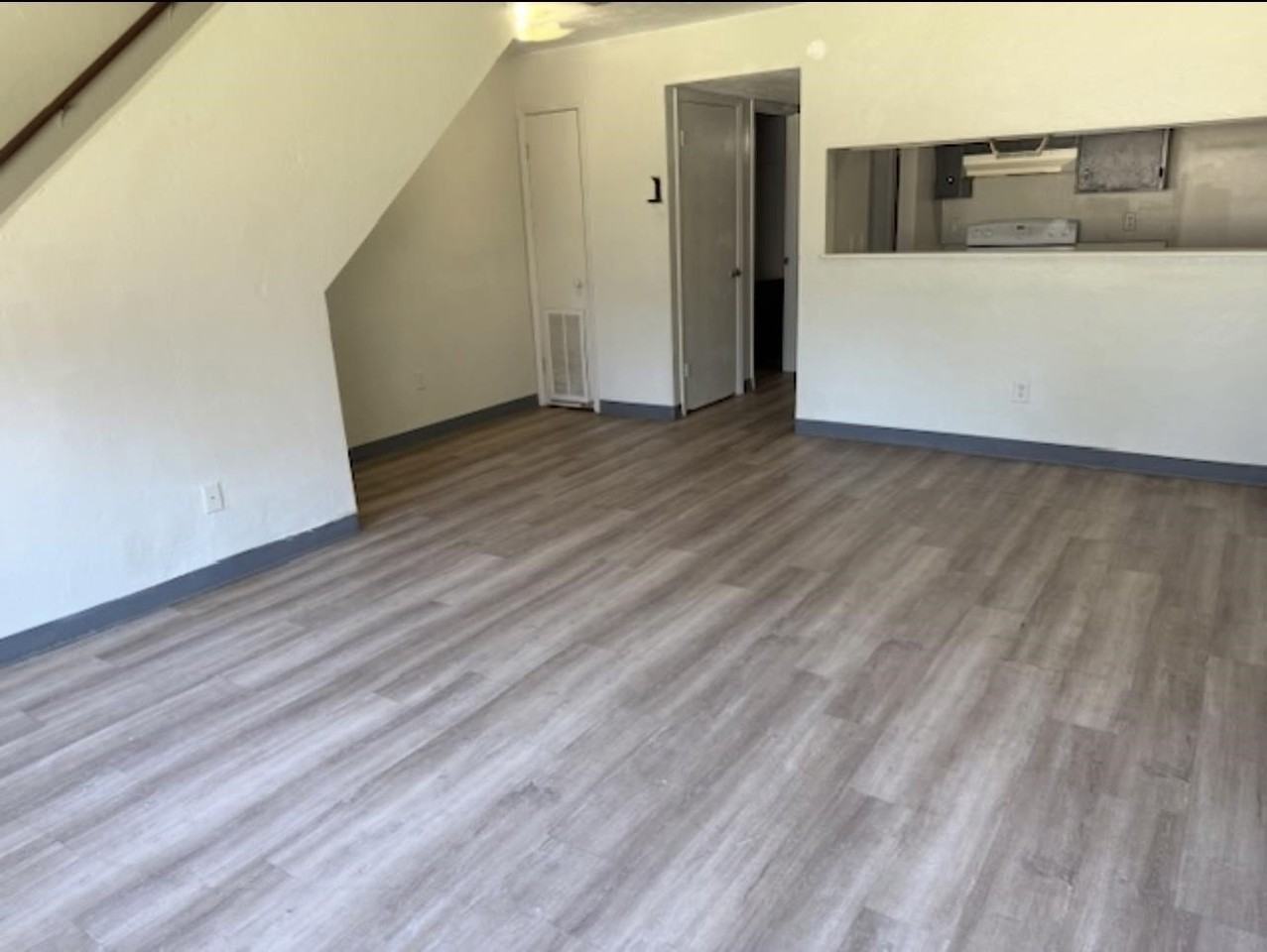 1830 Nekoma Ct - Photo 7 of 14