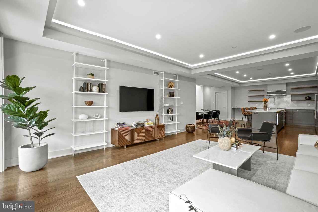 1201 Kenyon Street Northwest #5 - Photo 7 of 35