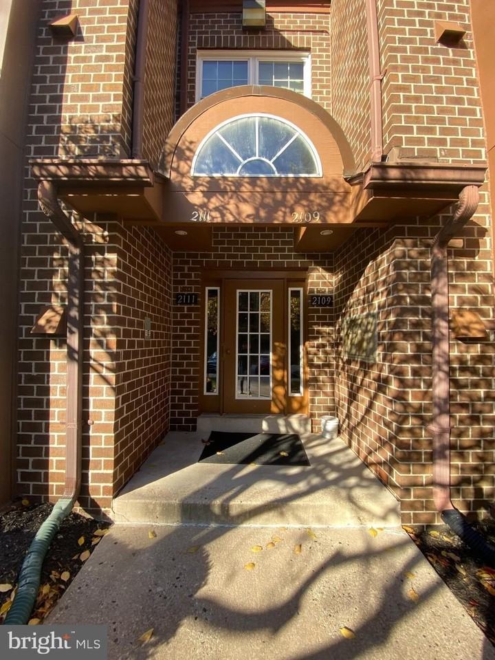 2109-B Woodbox Ln Unit 2109b #2109B - Photo 2 of 26